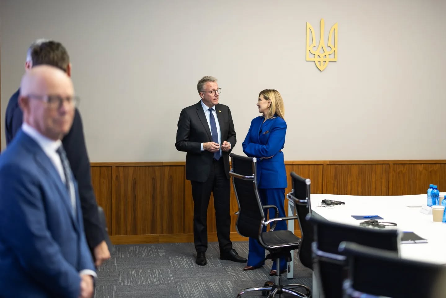 Зеленская появилась на встрече в костюме эффектного цвета: какой образ выбрала первая леди